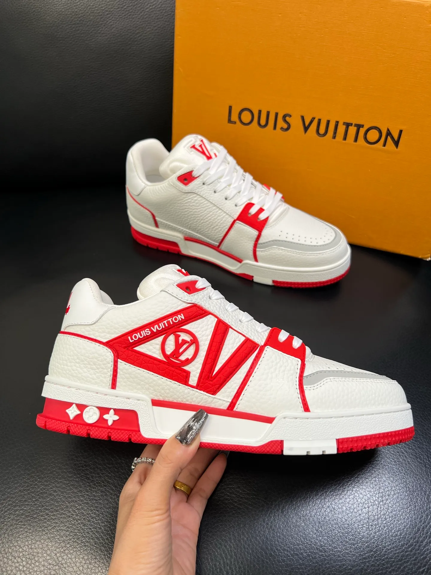 Men's shoes 💰900 Lv top purchasing agent Louis Vuitton, sports sneakers counter synchronization, uppers imported from Italy, high-quality splicing colorful complex crafts, imported mesh pads are soft and comfortable, soles: original soles specially provided by the original factory, T men's shoes 💰U exclusive movable molded soles super comfortable, original factory and single goods, high quality, welcome to compare, code number 39-44 (customized 38 45)